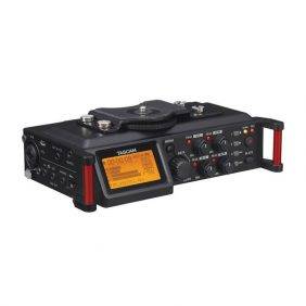 Tascam DR-70D Audio Recorder w/4 Universal Electronics AA Batteries